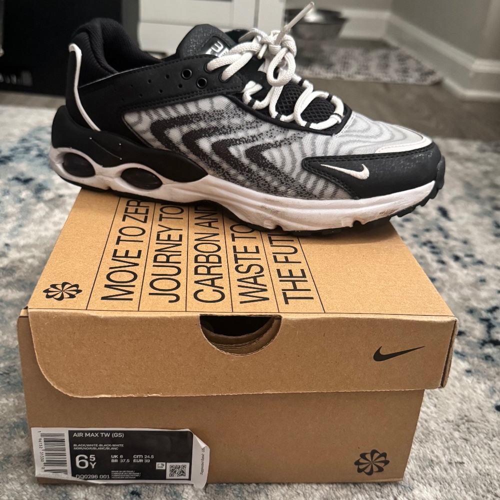 Nike Air Max TW GS Black White Youth 6.5Y Sneakers